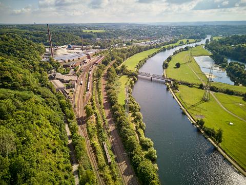 Luftbild von dem Eisenbahnmuseum und der Ruhr -  hier ist die neue Wegeverbindung zwischen Bochum und Essen eröffnet worden.