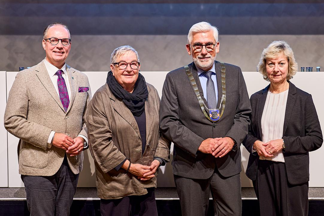 Von links: Bürgermeister Dr. Sascha Dewender, Bürgermeisterin Barbara Jeßel, Oberbürgermeister Jörg Lukat und Bürgermeisterin Martina Schnell