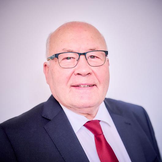 122  Wilfried ObitzWilfried Obitz
