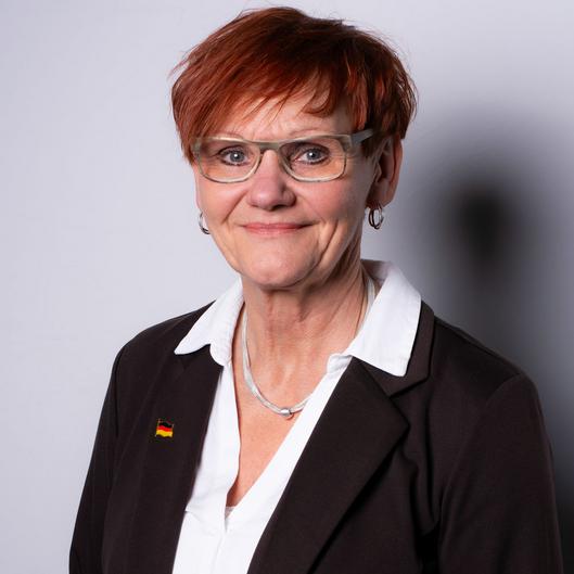 0  Cornelia HeitmannCornelia Heitmann