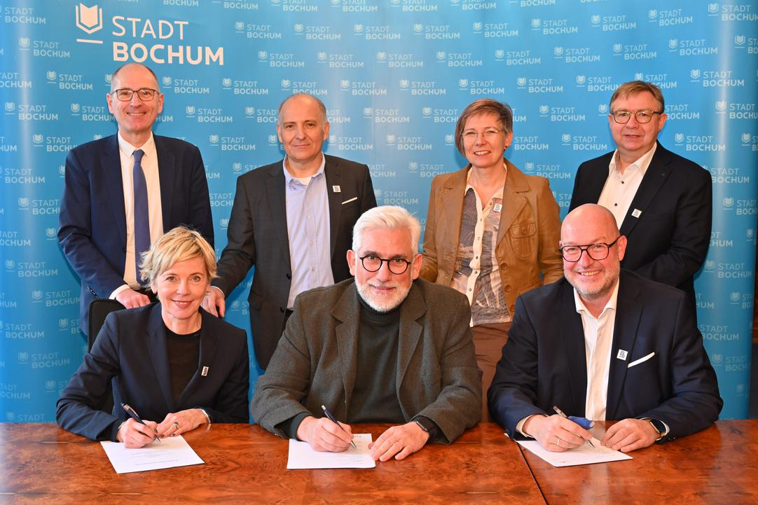 Kooperationsvereinbarung zum Regionalen Bildungszentrum der Berufskollegs Bochum unterzeichnet