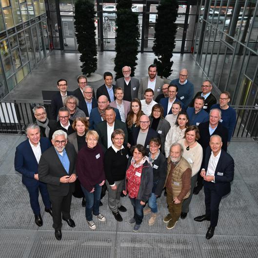 Gruppenbild der Allianz für Wohnen im November 2025