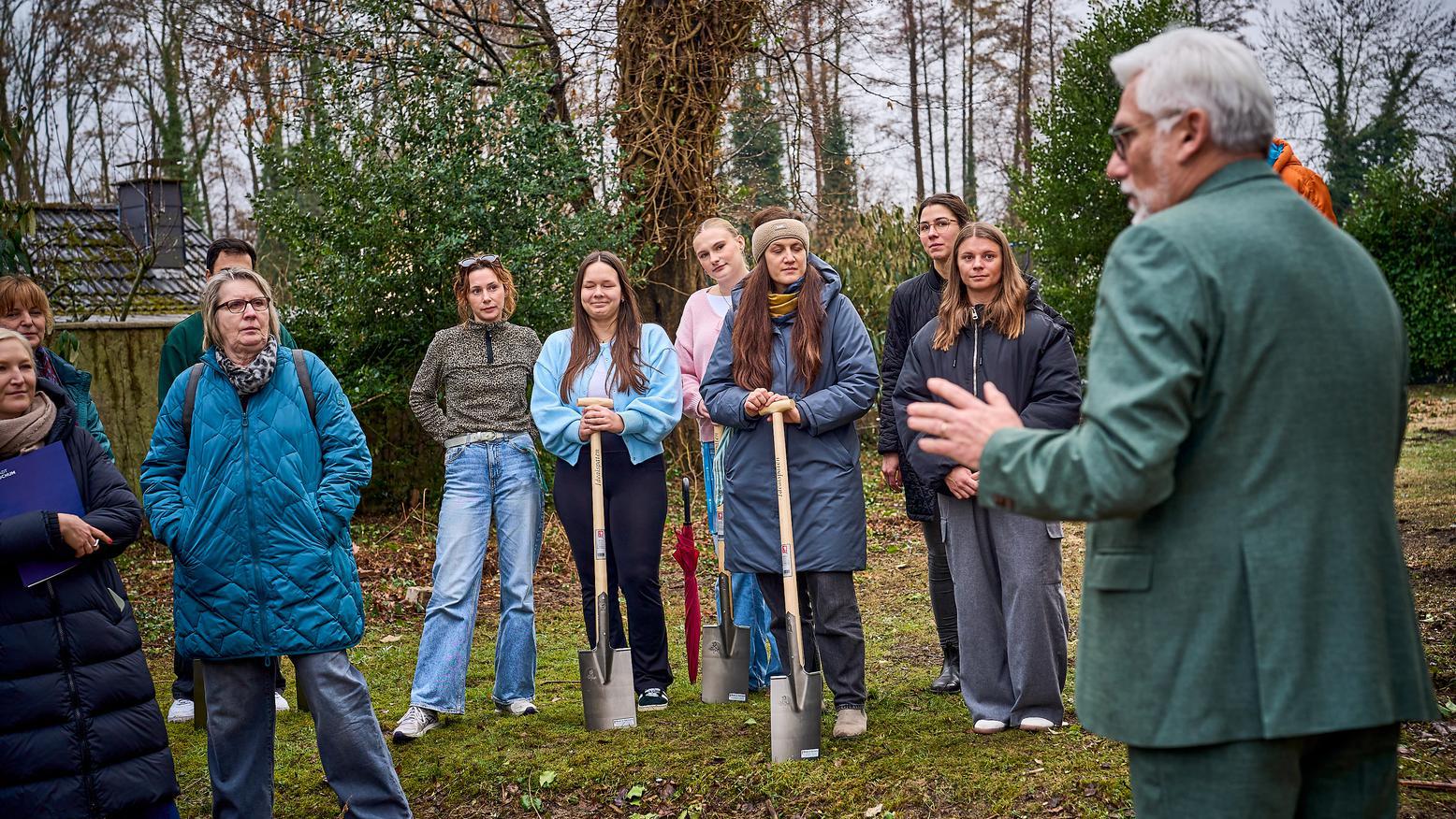 OB Jörg Lukat begrüßt die Teilnehmenden.
