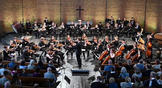 Ein Orchesterkonzert als Symbol für das Motto „musikfrEUde weltweit“ während der Europawochen.