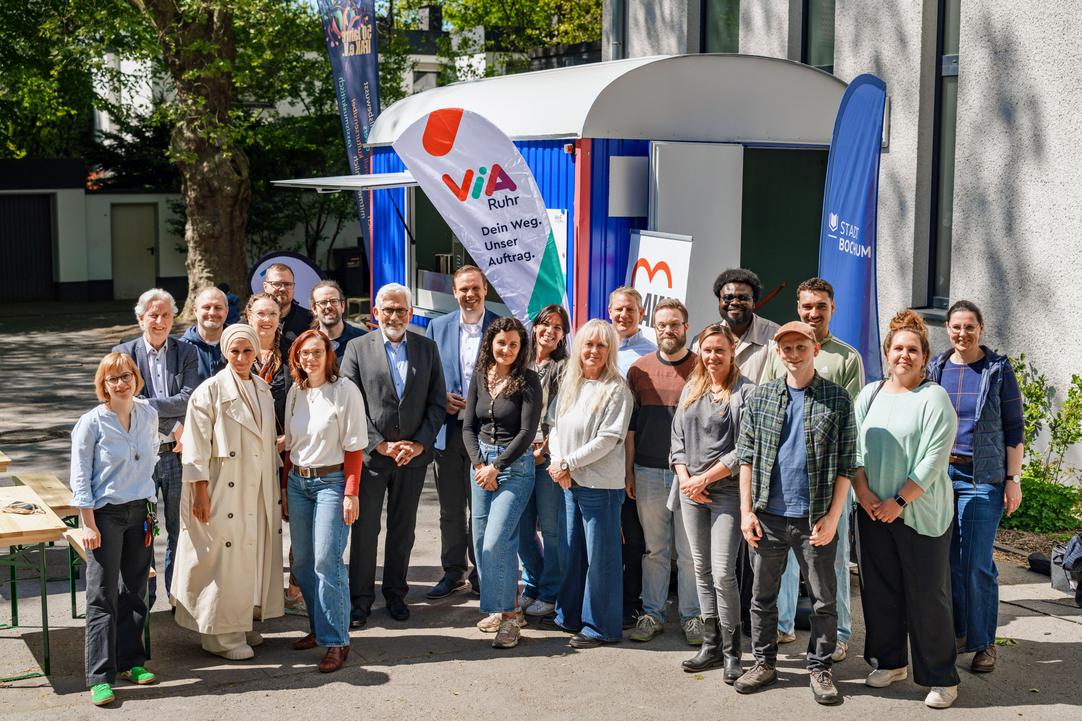 Ein Gruppenfoto mit Beteiligten des Projekts BO:StarQ.