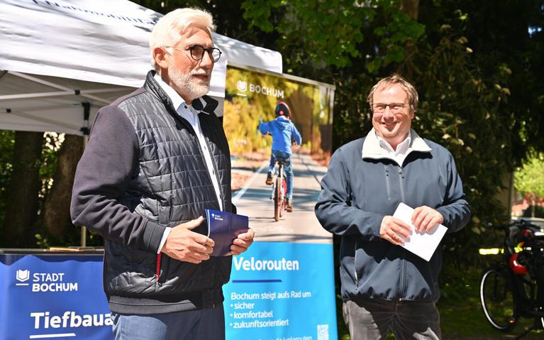 Verkehrsminister übergibt Förderbescheide für Nahmobilität