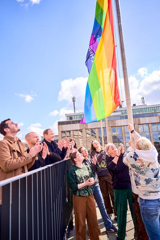 Regenbogenflaggen Rathaus