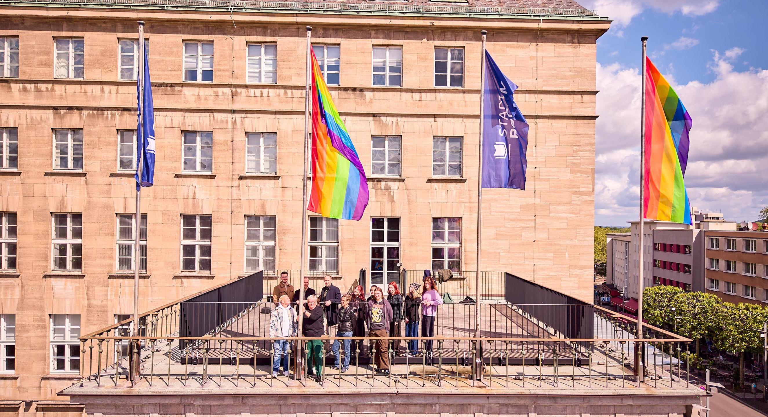 Regenbogenflaggen Rathaus