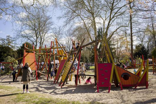 Ein Bild vom Spielplatz Phönixnest im Stadtgarten Wattenscheid