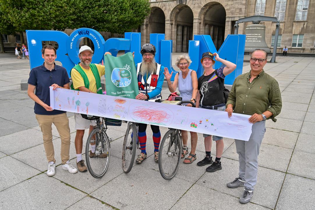 COP Bikeride macht Halt am Rathaus