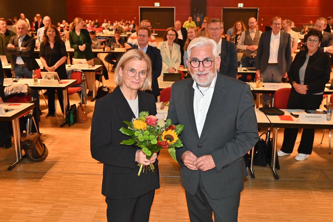 Ratssitzung und Wahl von Dr. Eva Maria Hubbert zur neuen Staddirektorin am 01.10.2026 in Bochum