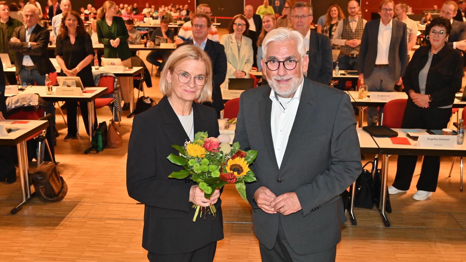 Ratssitzung und Wahl von Dr. Eva Maria Hubbert zur neuen Staddirektorin am 01.10.2026 in Bochum