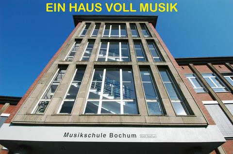 Ein Bild von der Musikschule Bochum mit der Überschrift „Ein Haus voll Musik“